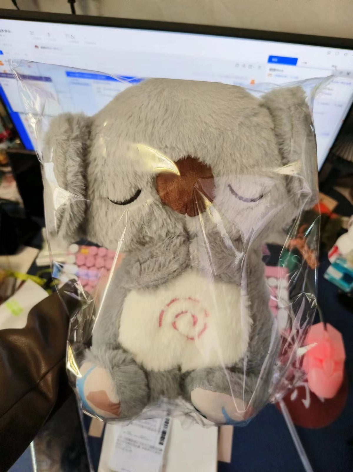 Máquina de sonido Lontra Acurrúcate y Tranquiliza Juguete de peluche portátil para bebé con detalles sensoriales música luces y movimiento rítmico de respiración